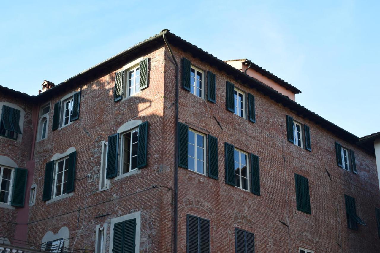 Al Carmine Apartments Towers View With Ac Lucca Exteriér fotografie