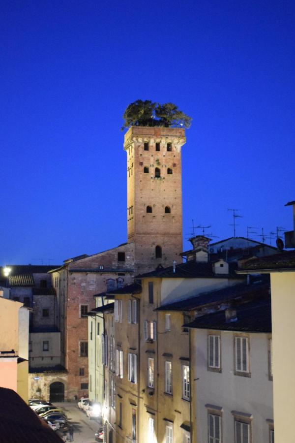 Al Carmine Apartments Towers View With Ac Lucca Exteriér fotografie